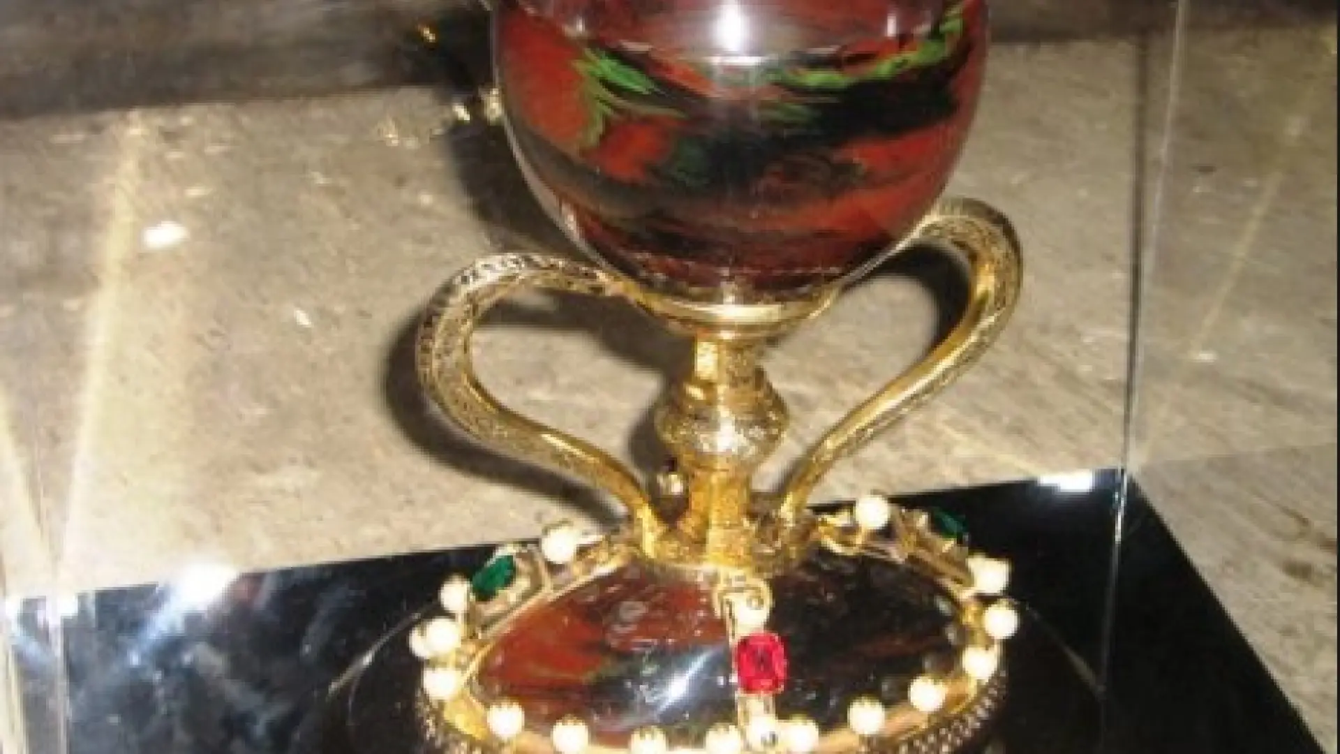 Una investigación hace "verosímil" que el Cáliz de Valencia, que estaba en  Aragón en la Edad Media, sea el auténtico Santo Grial