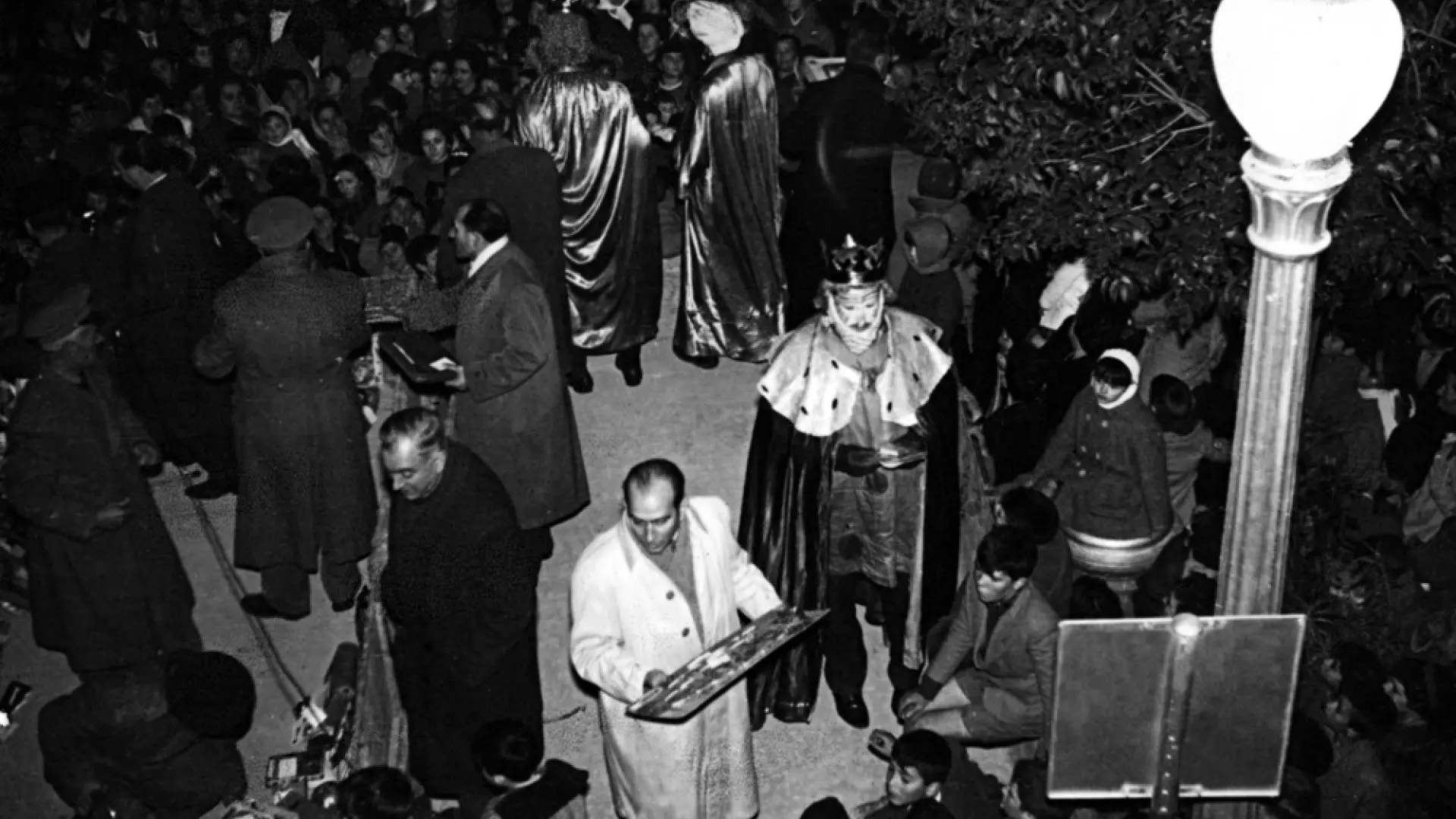 Los pradillanos celebraron la noche de Reyes en Tauste.