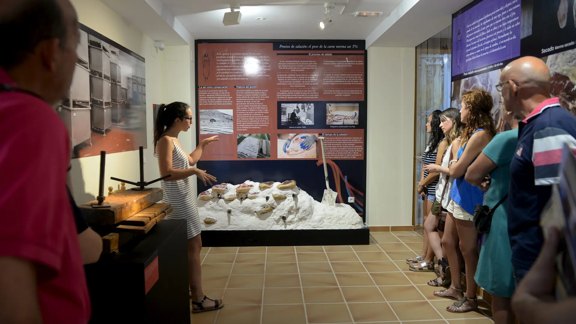 El museo del jamón de calamocha, sede de un foro sobre la españa vaciada