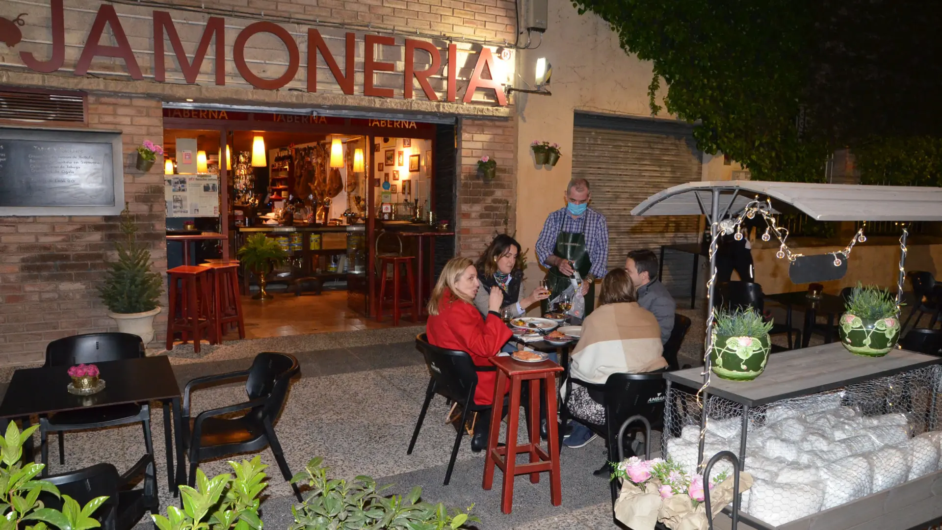 En imágenes | Bruno Solano en Zaragoza: calle o zona de tapeo | Imágenes