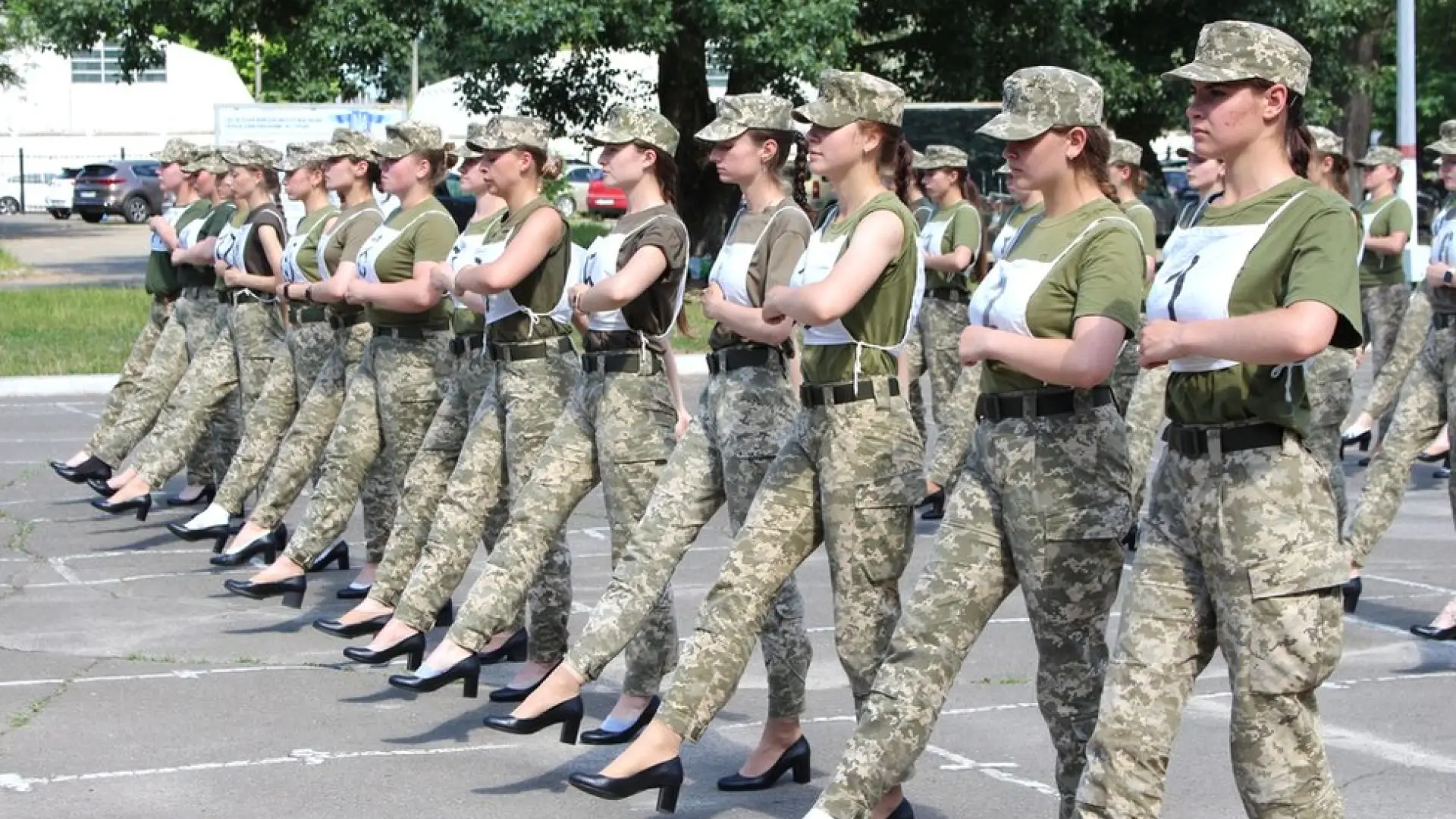 Escándalo de tacones en el Ejército ucraniano