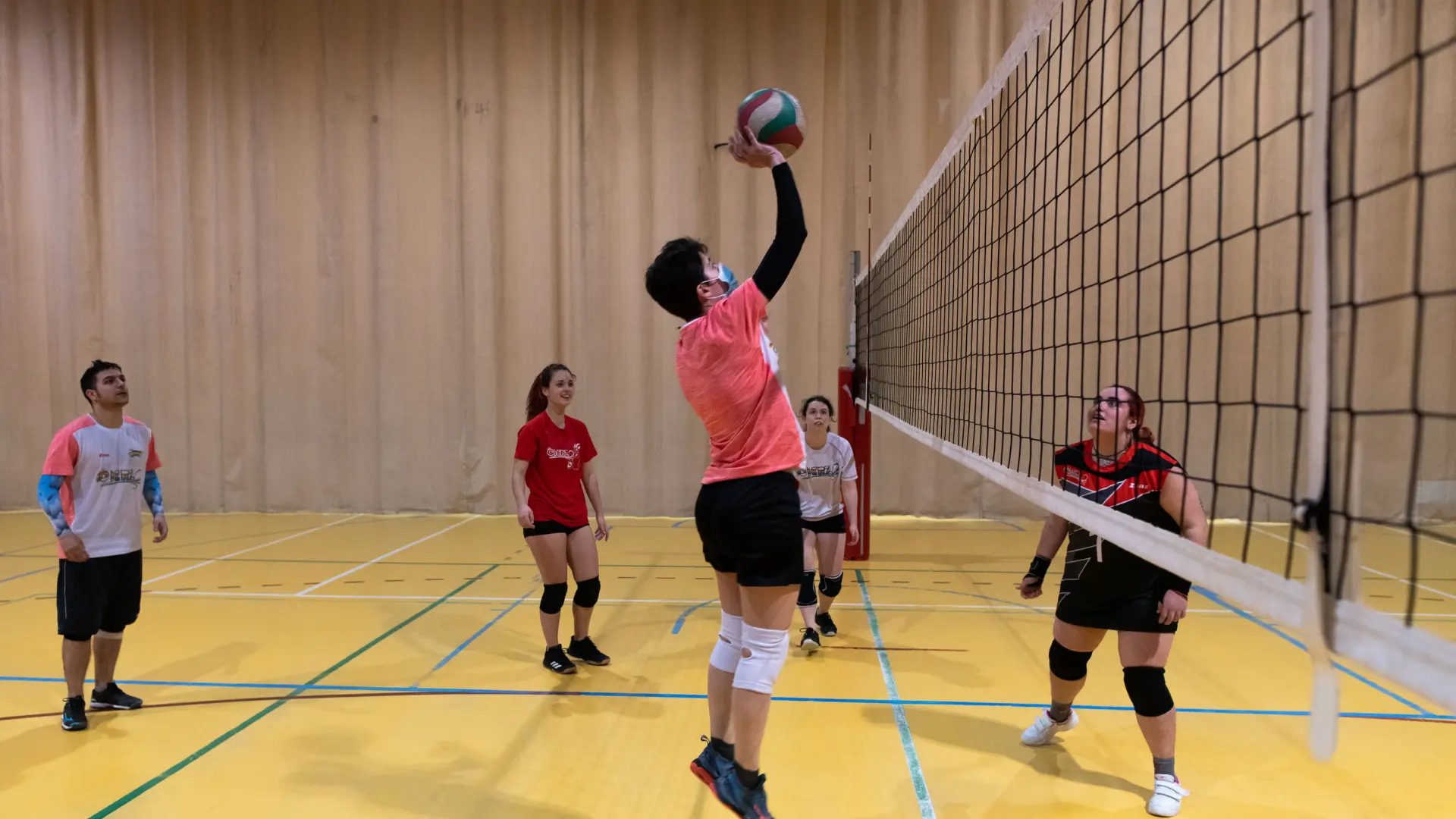 Los Juegos LGTB+ del Cierzo reúnen a más de 70 equipos nacionales en  Zaragoza