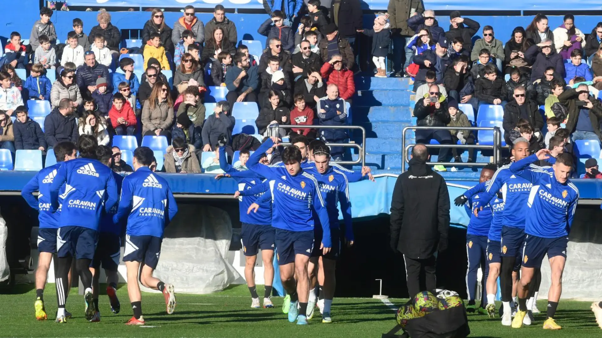 Azón: "Estoy para jugar"