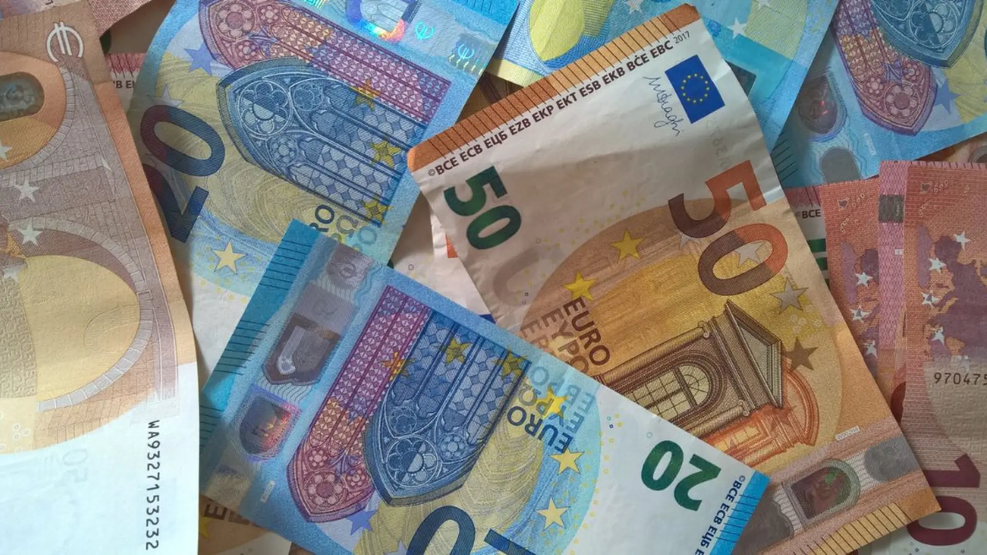 Prórroga del SMI: 2024 comienza sin subida, en 1.080 euros