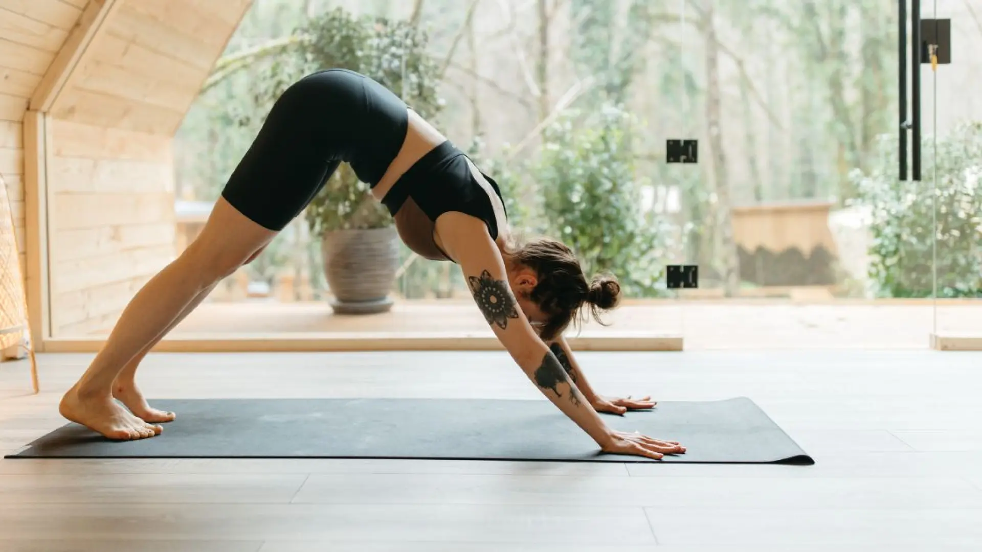 Mejora tu flexibilidad realizando estos ejercicios de pilates en