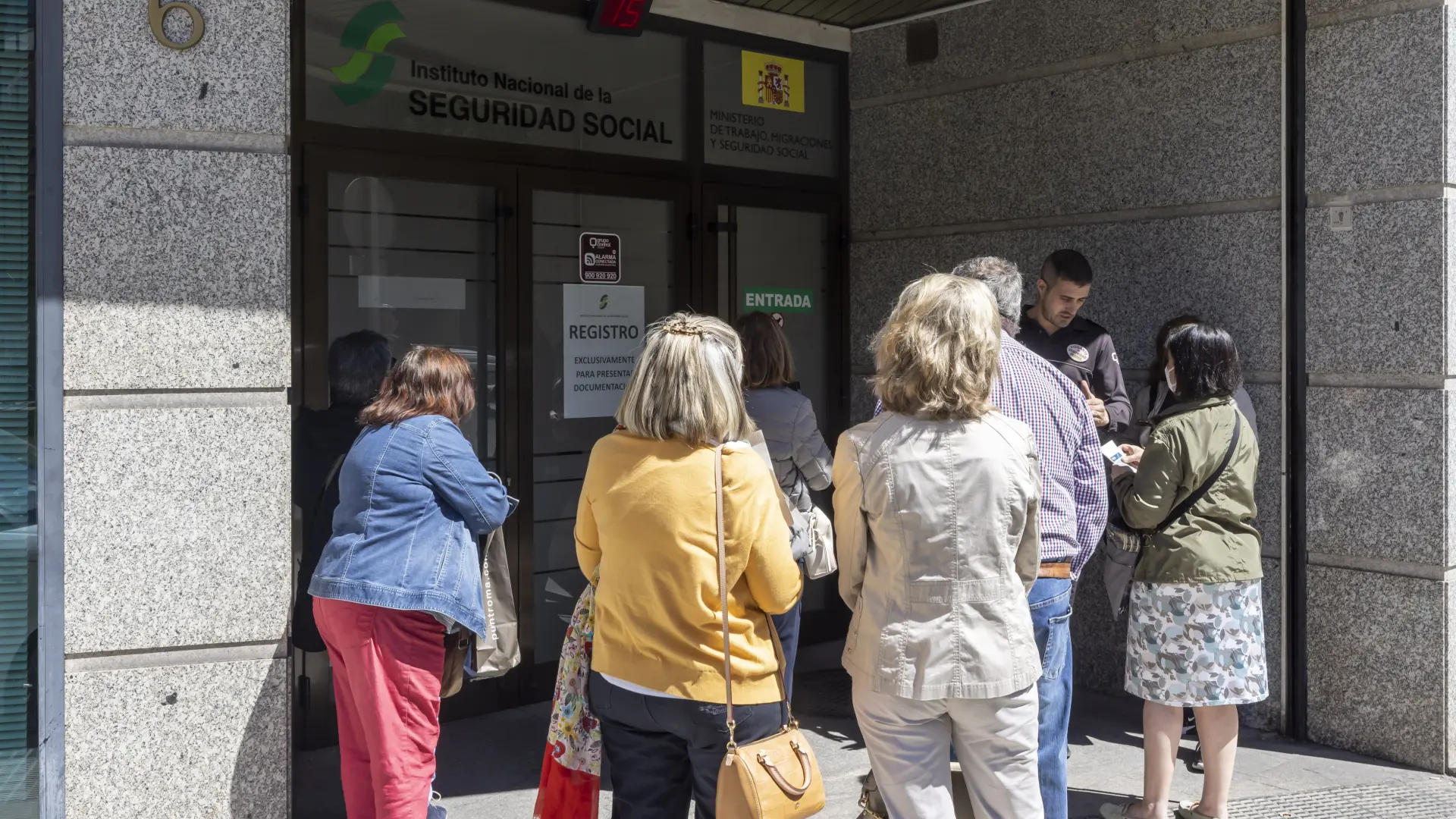 Un jubilado de Zaragoza logra más de 19.000 euros por el complemento de  maternidad y un 10% más de pensión