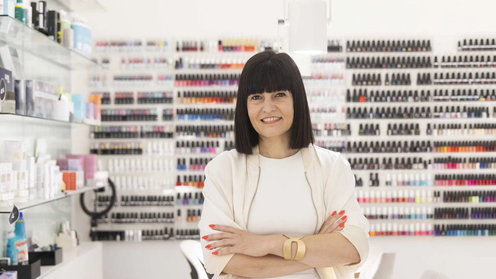 Manicura y pedicura en Zaragoza la historia de Isabelle Nails