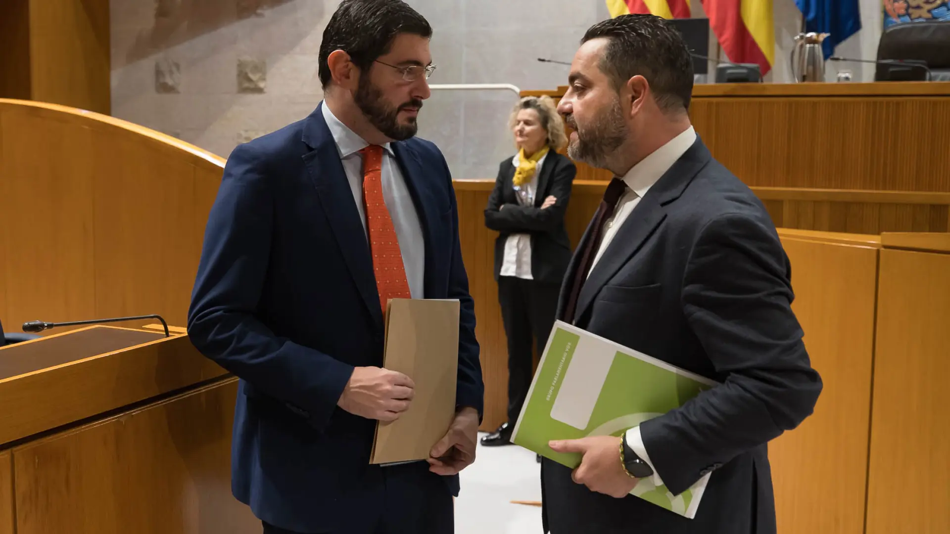 Vox se queda solo en las cortes de aragón entre críticas de 