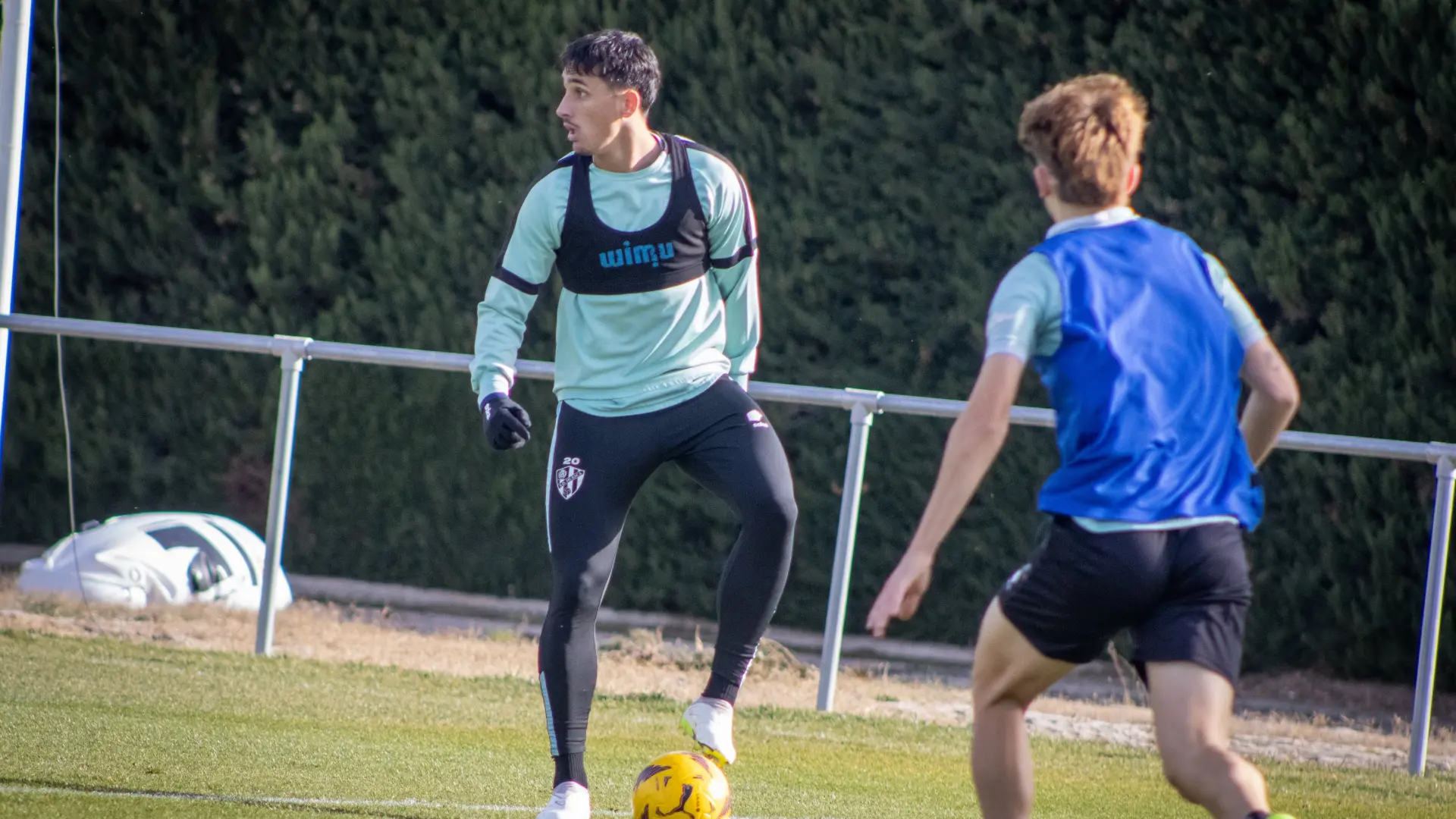 El Huesca, obligado a recuperar el compás en la visita del Racing de Ferrol