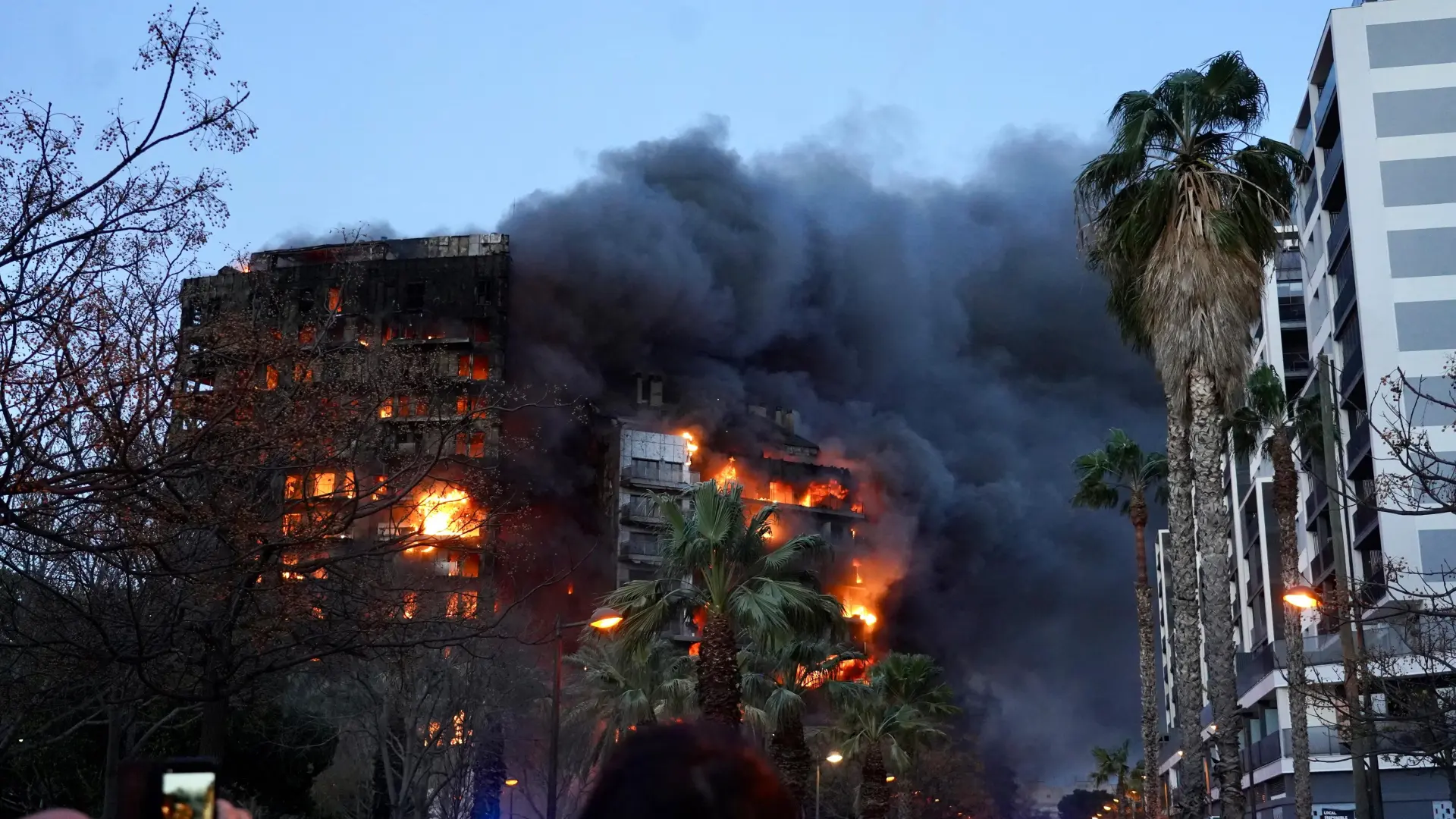 Fotos Y V Deos Del Devastador Incendio En Un Edificio De Valencia