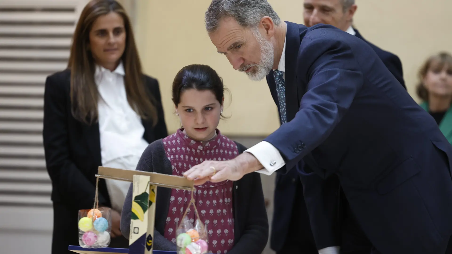 Felipe VI, testigo de las maniobras de combate de la princesa Leonor en  Zaragoza