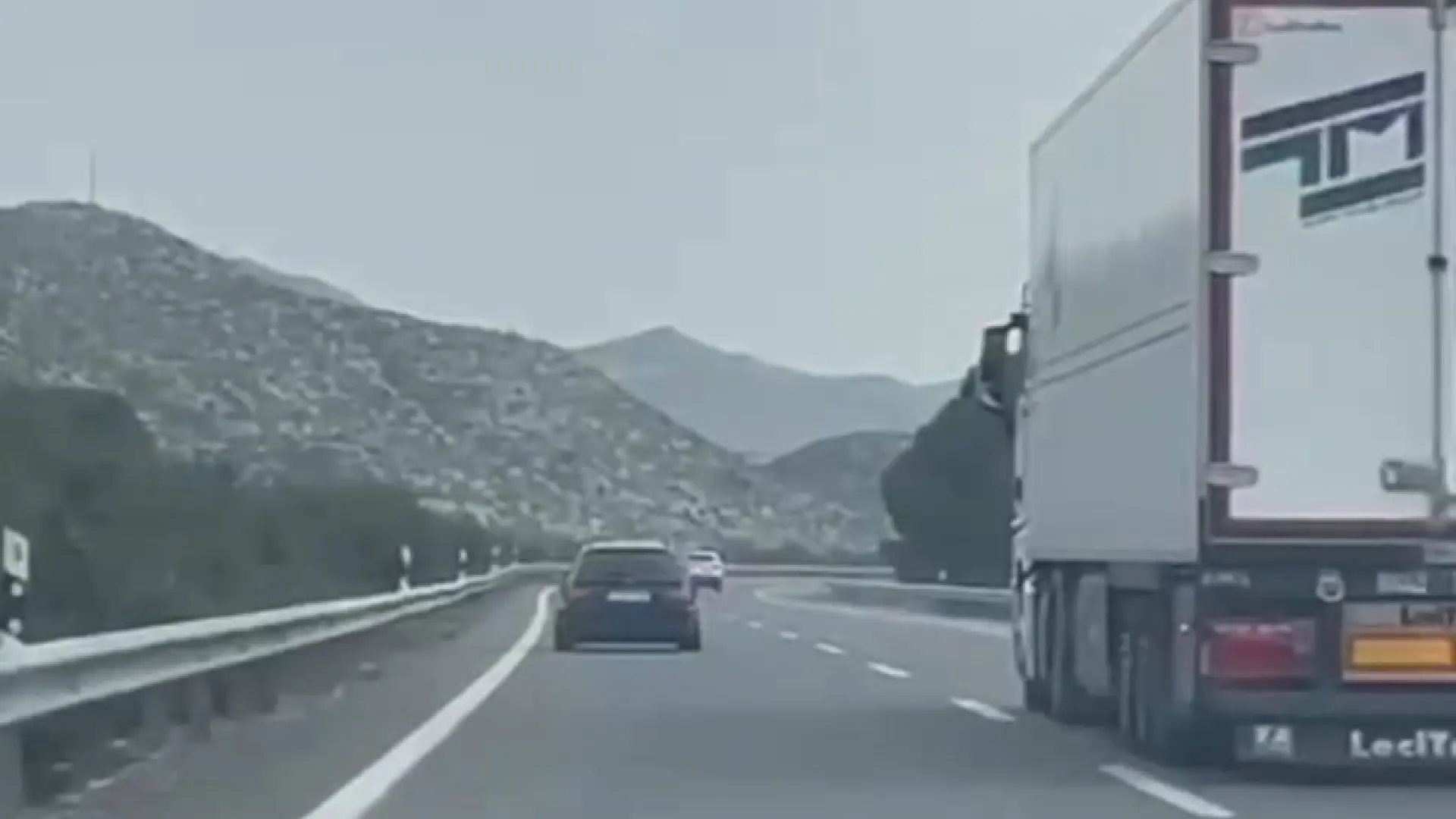 Investigado un hombre por conducción temeraria en la a-2 en la puebla de alfindén, gracias a la grabación desde otro vehículo