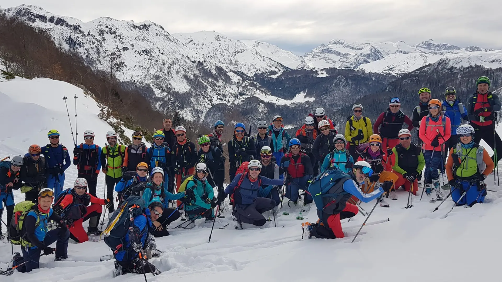 Convivencia de los clubes de esquí de montaña aragoneses en Benasque