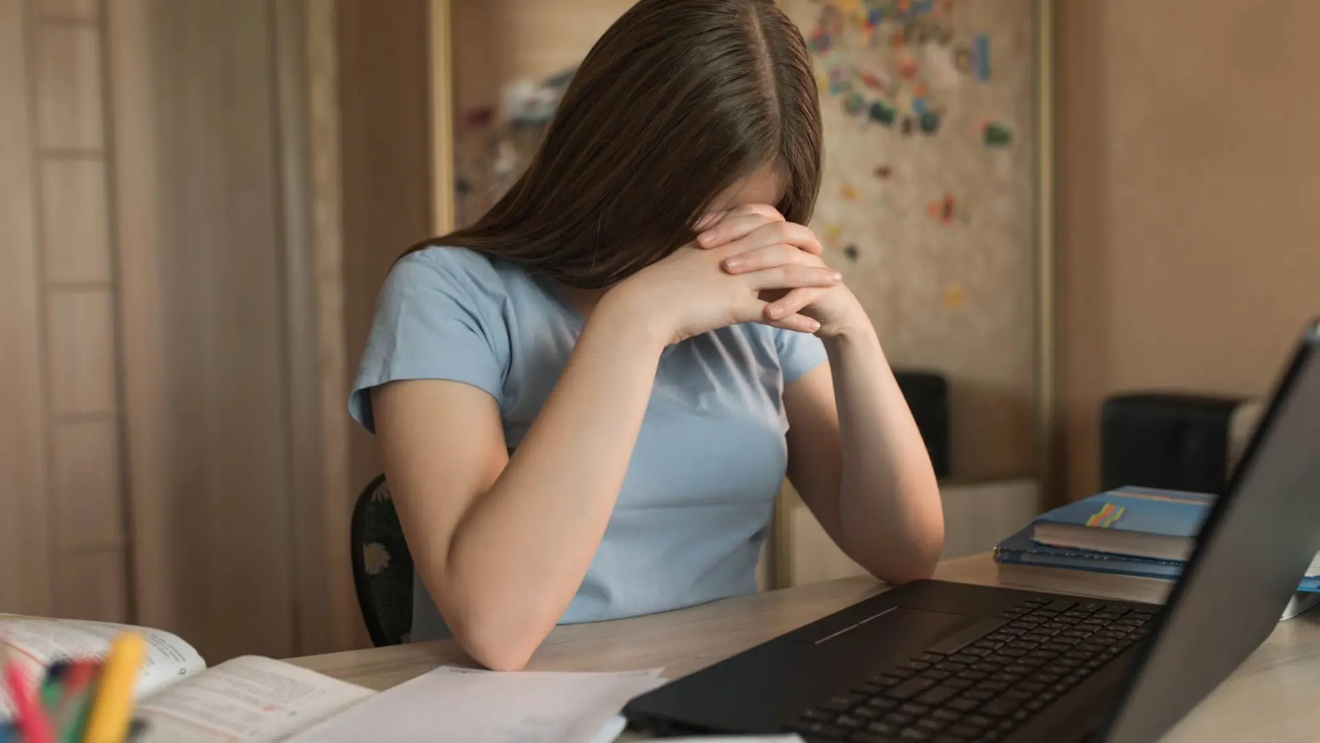 Meet Teenage Girl Online