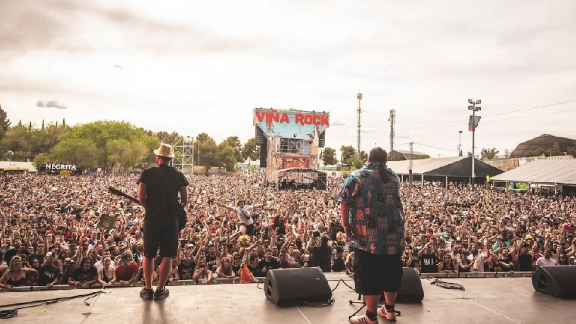 Organizadores de la multitudinaria orgía en el Viña Rock denuncian insultos  y amenazas