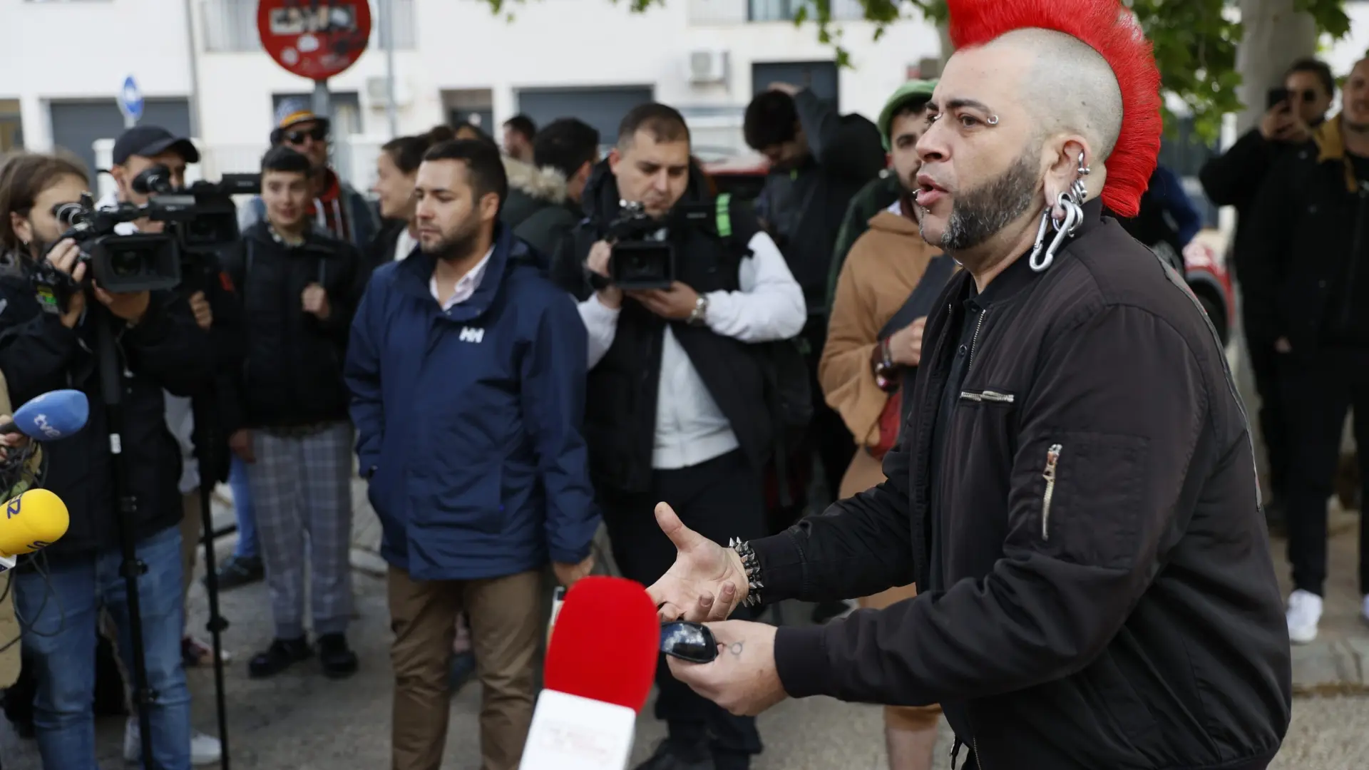 La supuesta orgía del Viña Rock termina en una reivindicación por los  derechos laborales