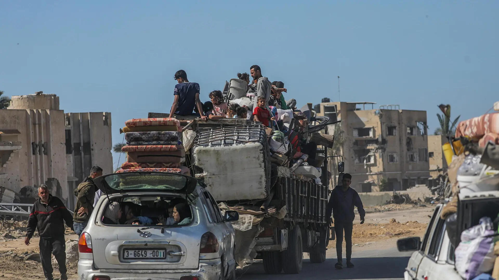 El cierre de Rafah obliga a los palestinos a huir a zonas masificadas y sin servicios