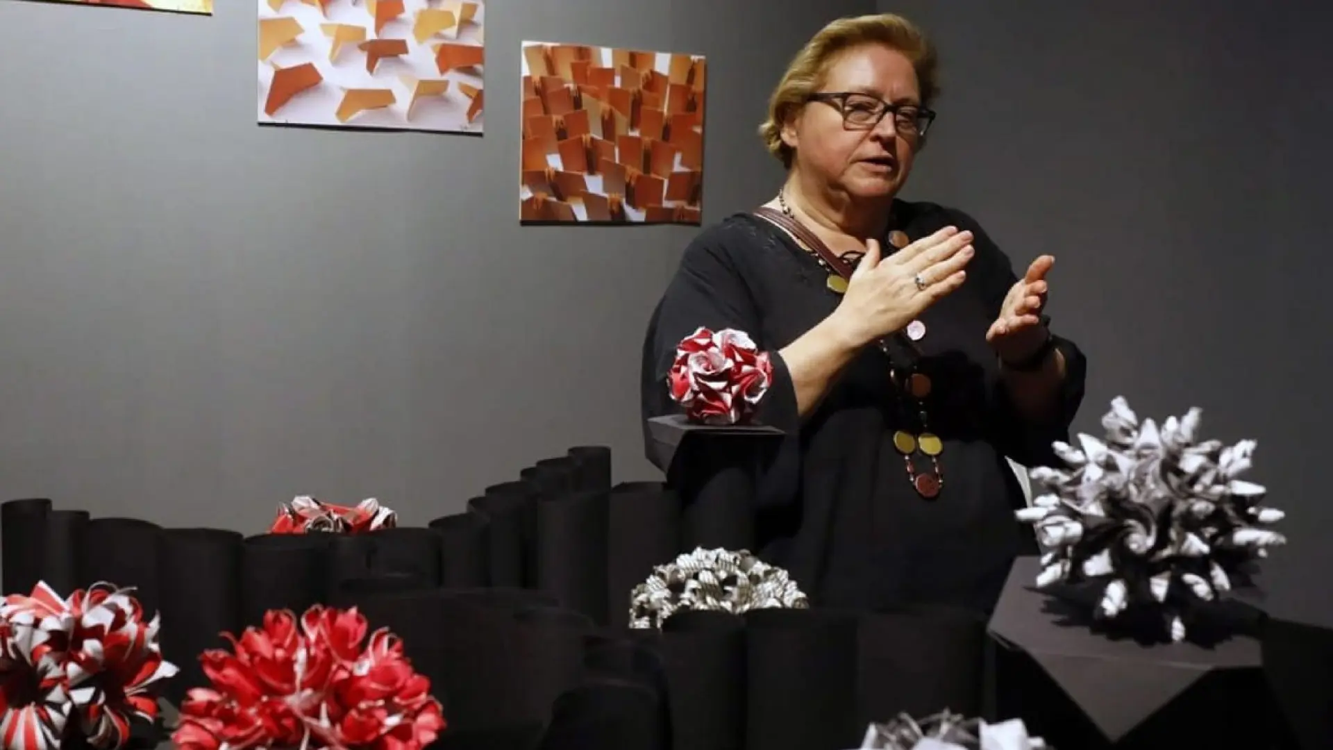 La polaca Krystyna Burczyk deslumbra en el Museo de Origami de Zaragoza