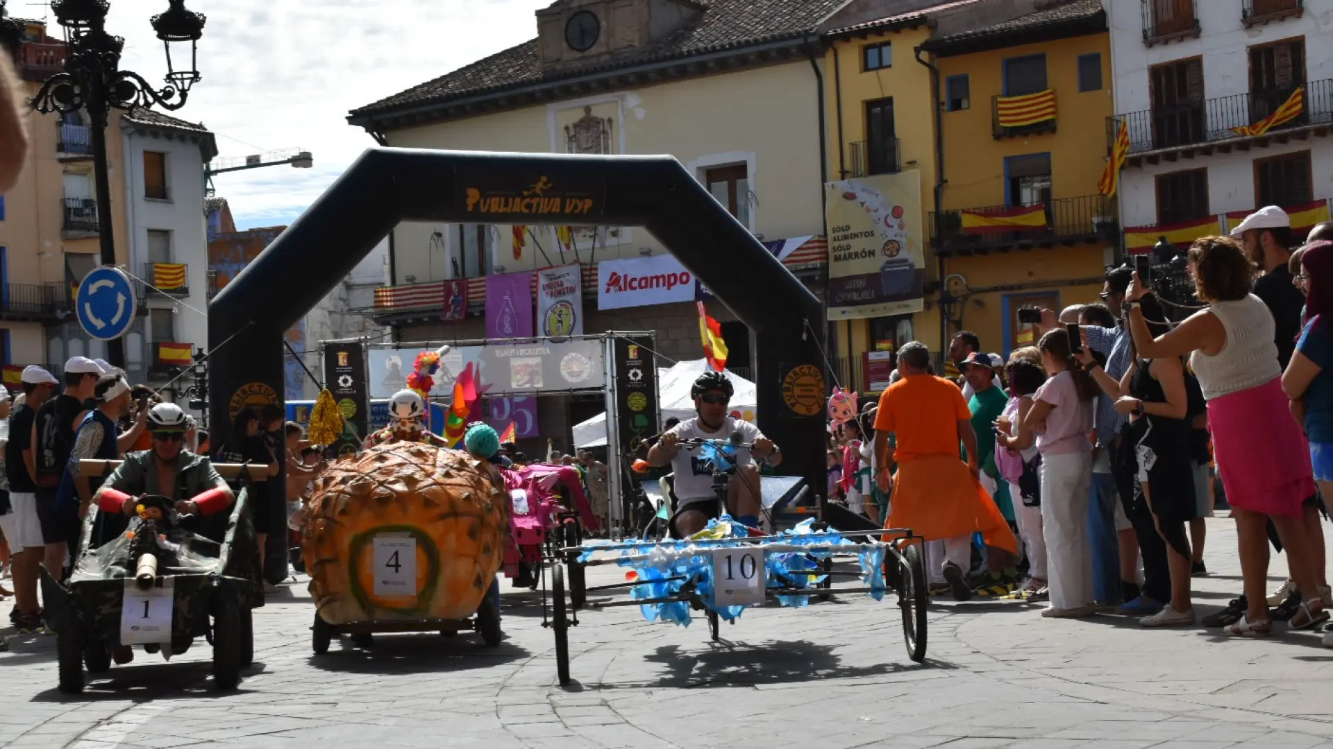 Calatayud a pesar de unas multitudinarias fiestas de San Roque con velocidad