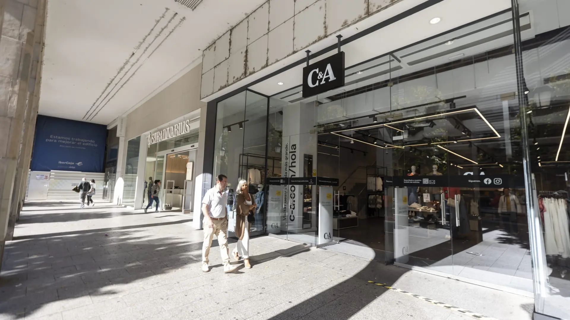 Un grupo de inversores de los grupos locales C&A y Stradivarius ronda los 16 millones Independencia de Zaragoza