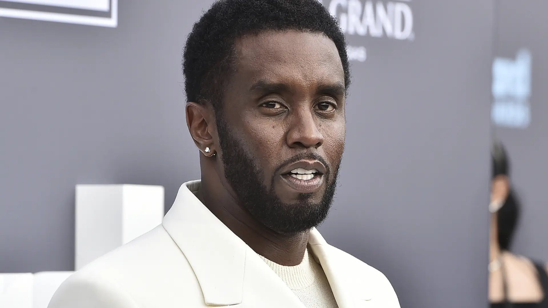 Retiran la demanda por violación contra los raperos Jay-Z y Diddy Combs: "Era falsa y atroz"