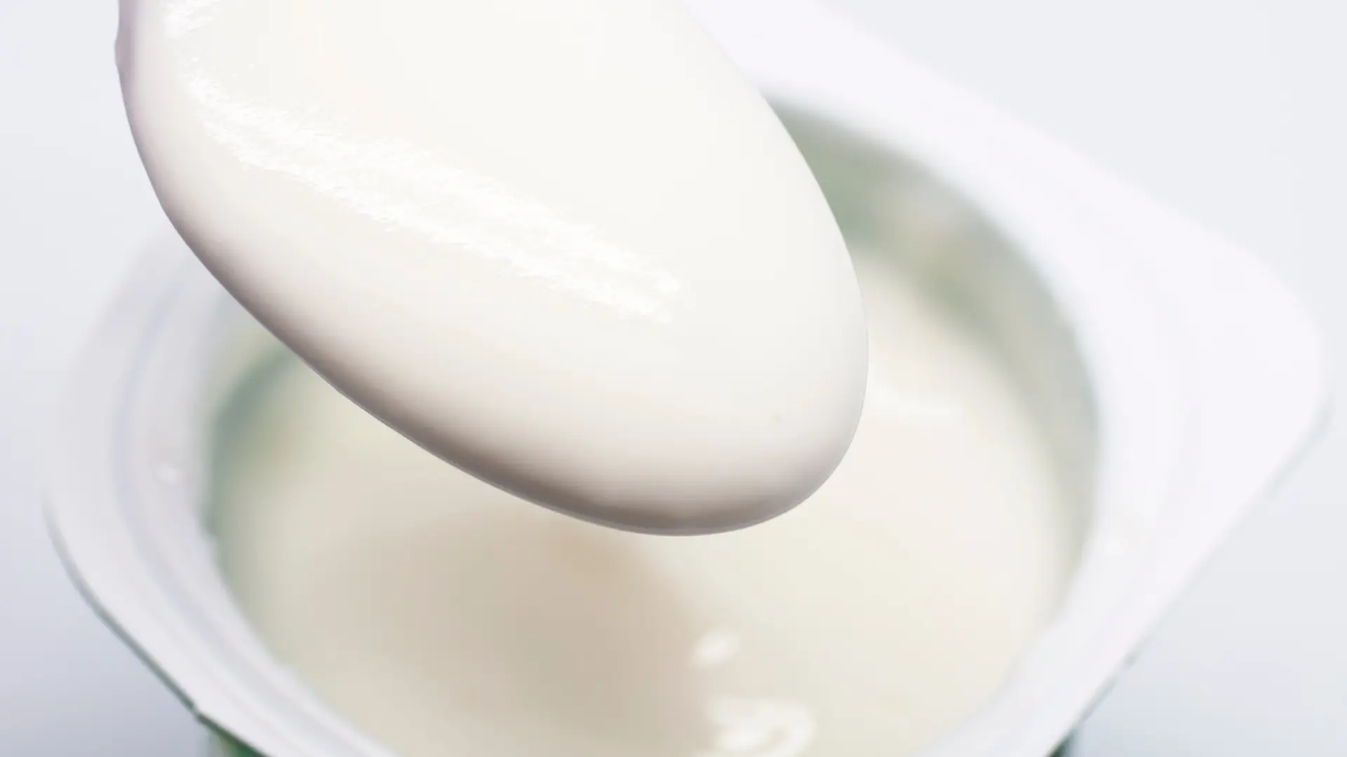Estos son los efectos de comer yogur a diario, según una nutricionista