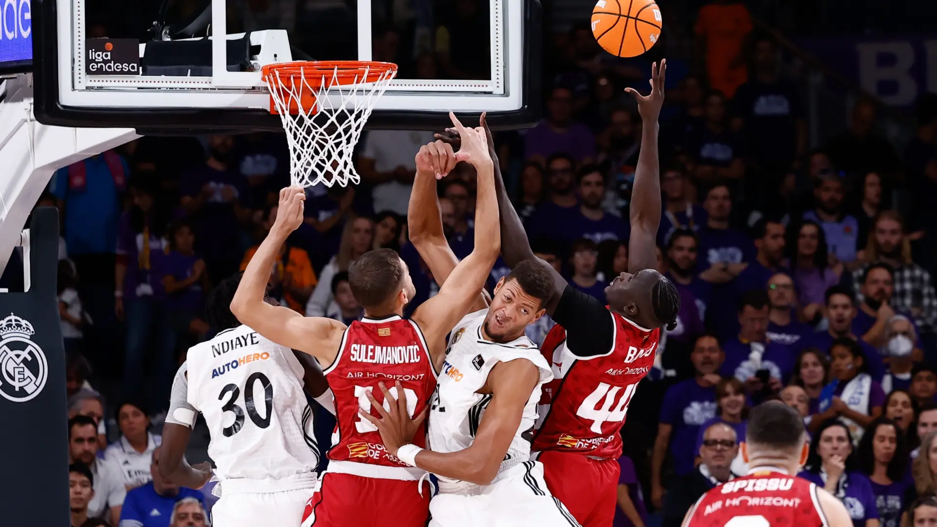 El Casademont Zaragoza se encuentra en un lugar extraño con el Real Madrid (101-95).