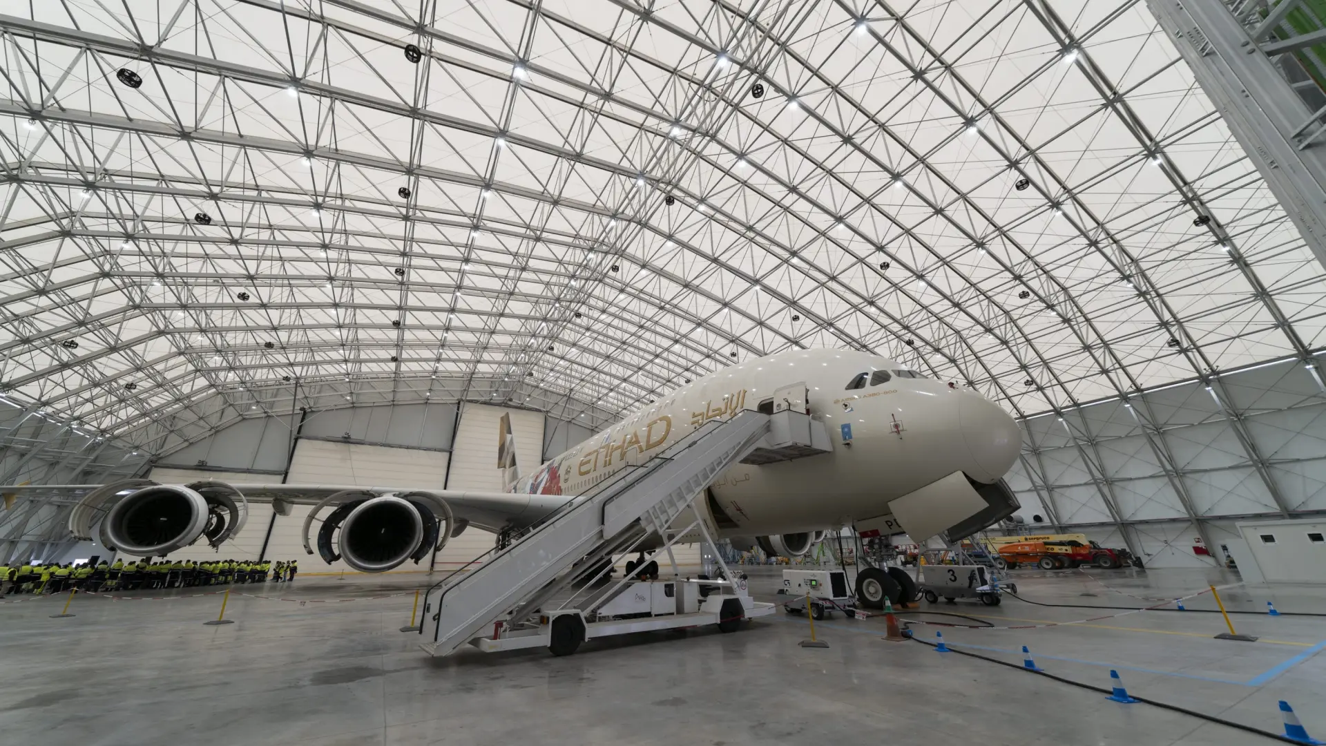 Inauguración de asfalto en Teruel un hangar único en el mundo por su tecnología y que generará 50 empleos