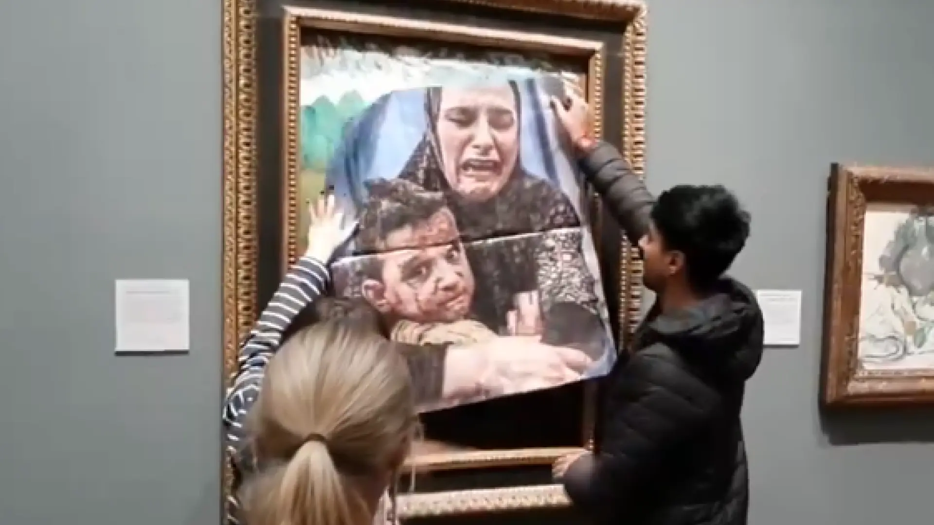 Des militants protègent l'image de Gaza avec Picasso.