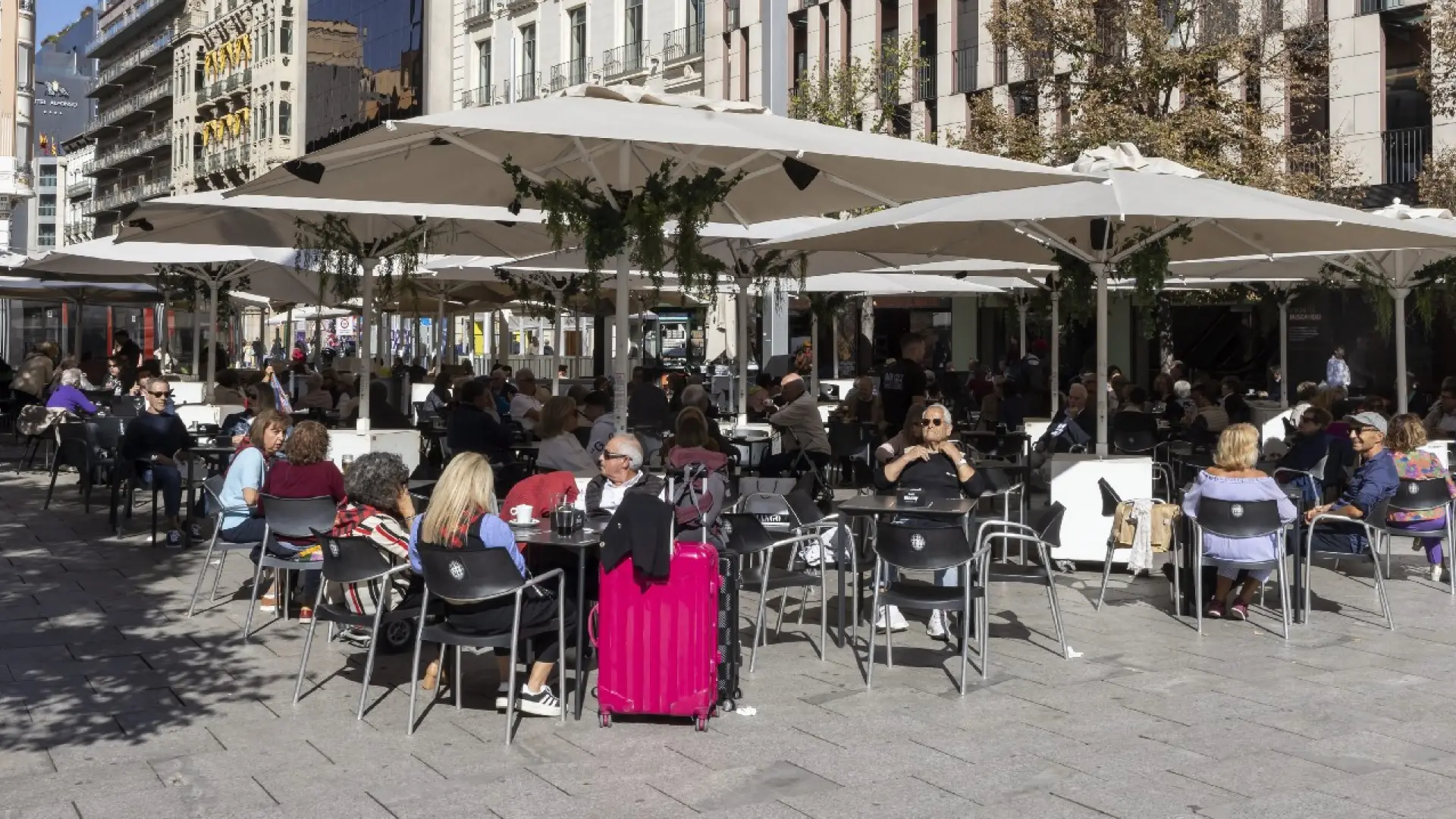 Los hosteleros de Zaragoza mantienen el balance de las Fiestas del Pilar: “Positivo sin tirar cohetes”