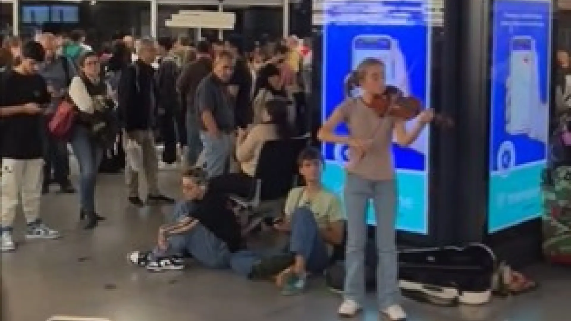 Congas y concierto de violín: así afectaron al rato los retiros en Atocha