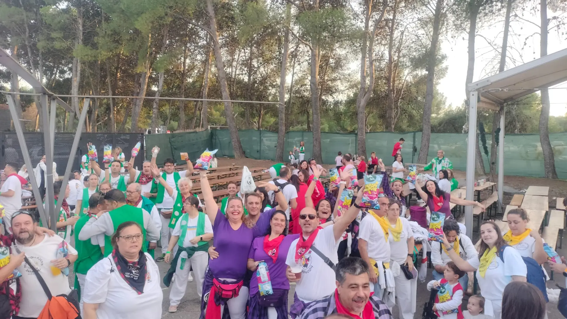 El día del peñista congrega a 600 personas en el Parque de Atracciones de Zaragoza