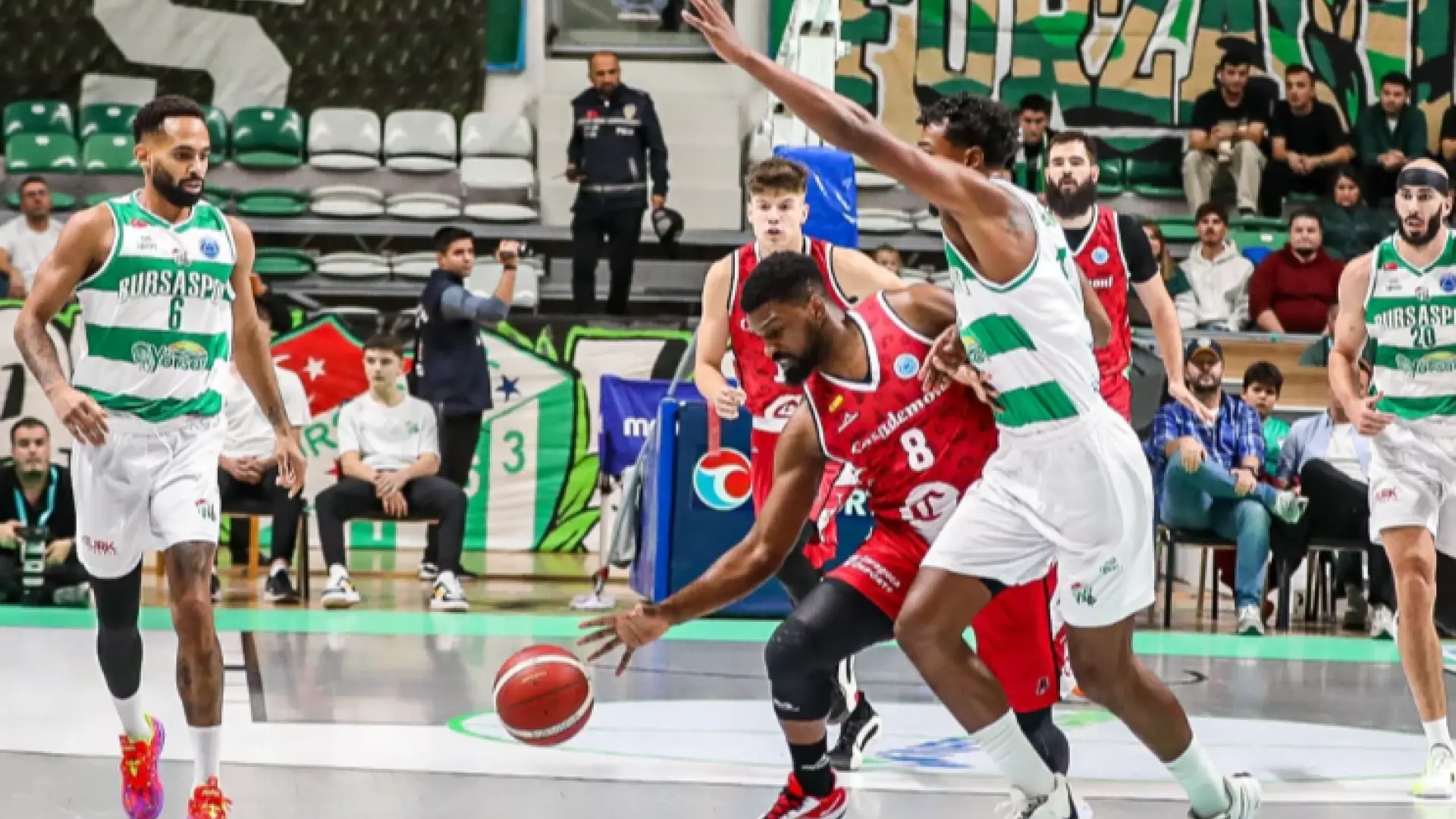 El Casademont Zaragoza maintains its lead in the FIBA ​​European Cup