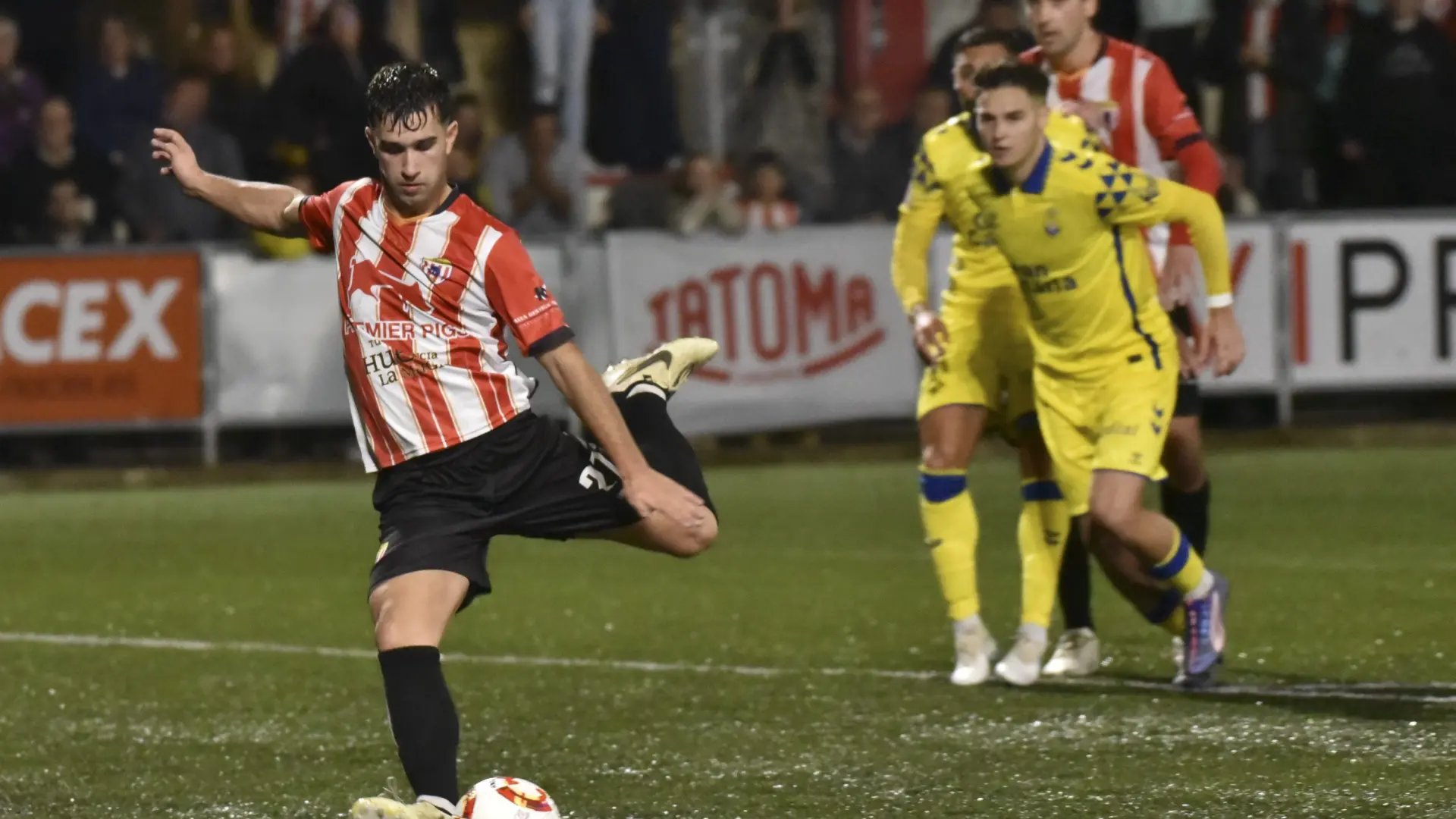 Las Palmas despierta al Ontiñena del sueño copero con una contundente goleada (0-7)