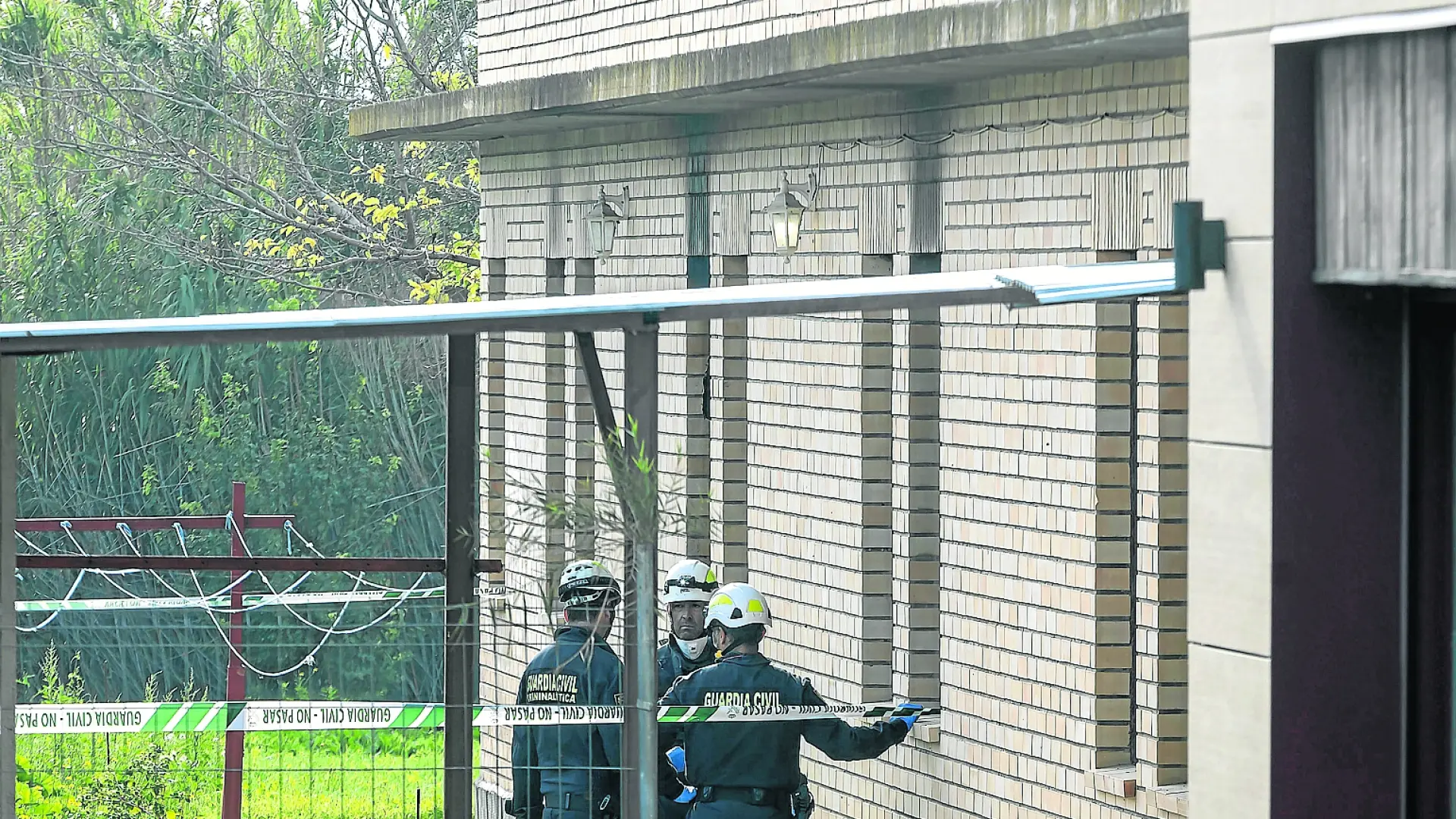 La Guardia Civil trabajará varios días en la residencia de Villafranca para confirmar si una imprudencia causó el incendio mortal