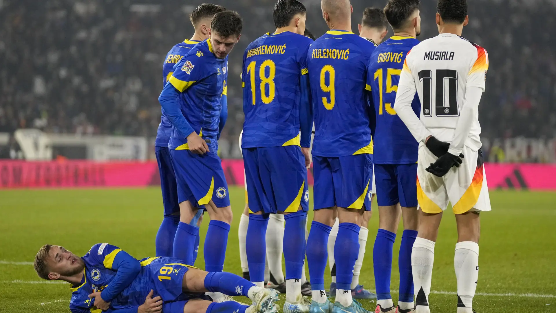 Samad Bazdar made his debut with the Bosnia team encajando una tremenda goleada ante Alemania