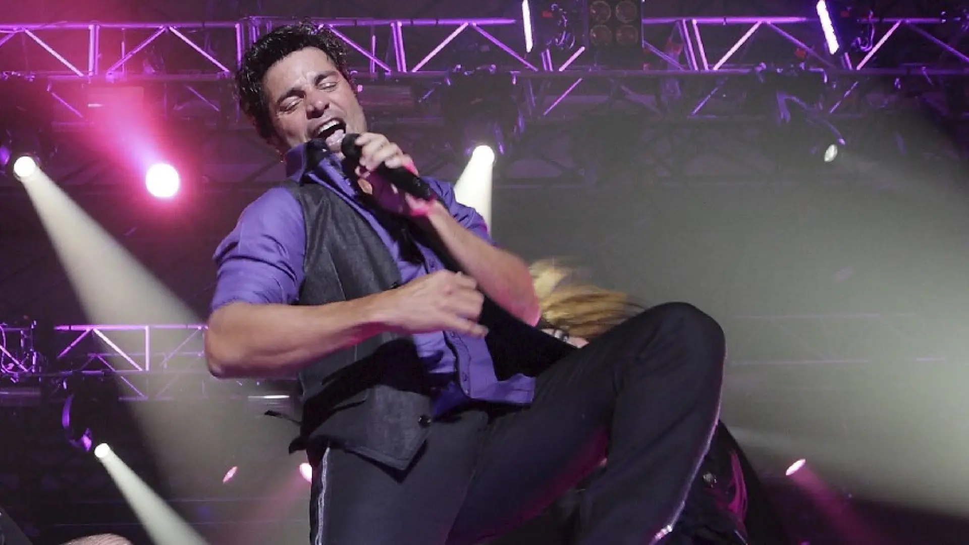 Chayanne en una actuación en vivo