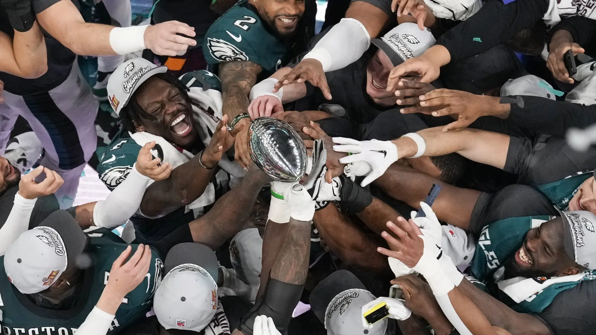 Los Eagles destrozan el triplete de los Chiefs y se toman la venganza más dulce en la Super Bowl (40-22)