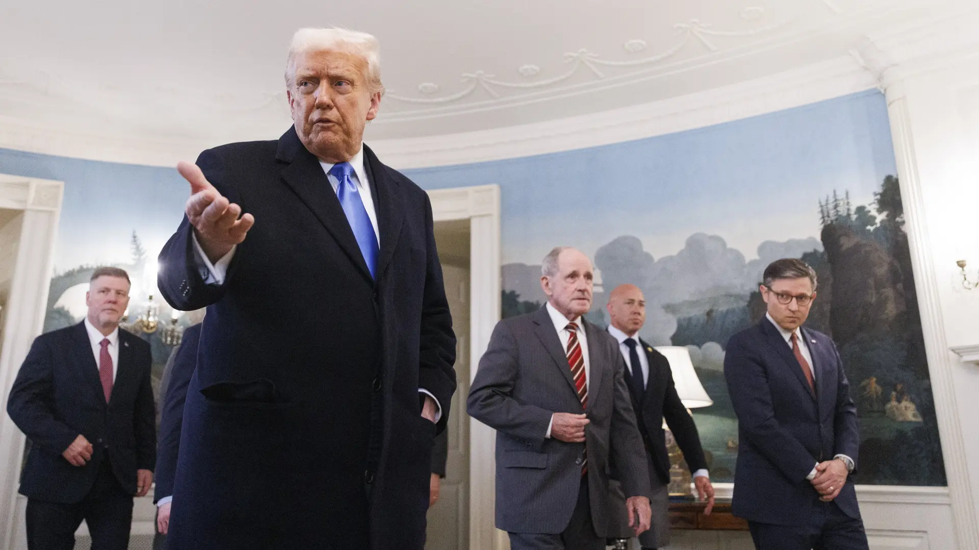 Donald Trump veta a la agencia AP del Despacho Oval por no usar el nombre 'Golfo de América'