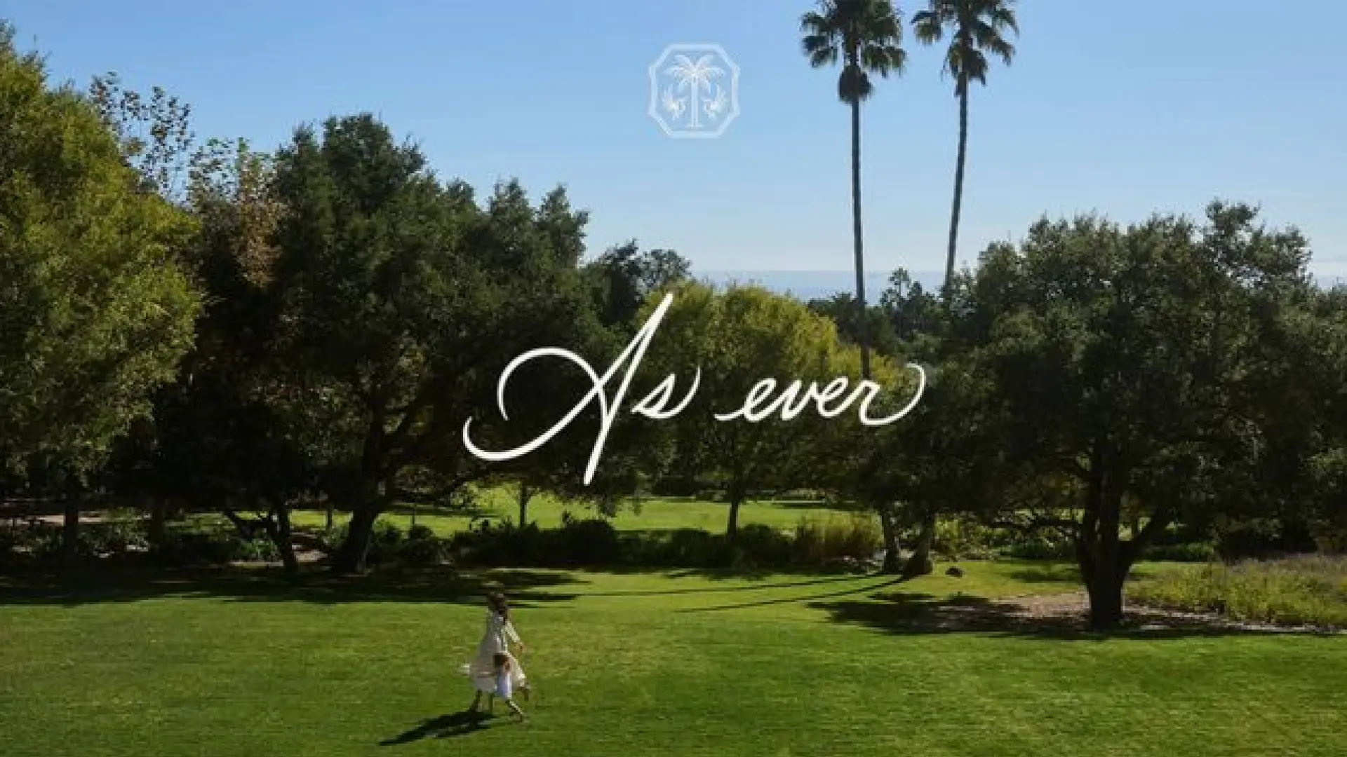 Meghan Markle presenta 'As ever', su marca de productos cotidianos y su logo recuerda al escudo de un pueblo español