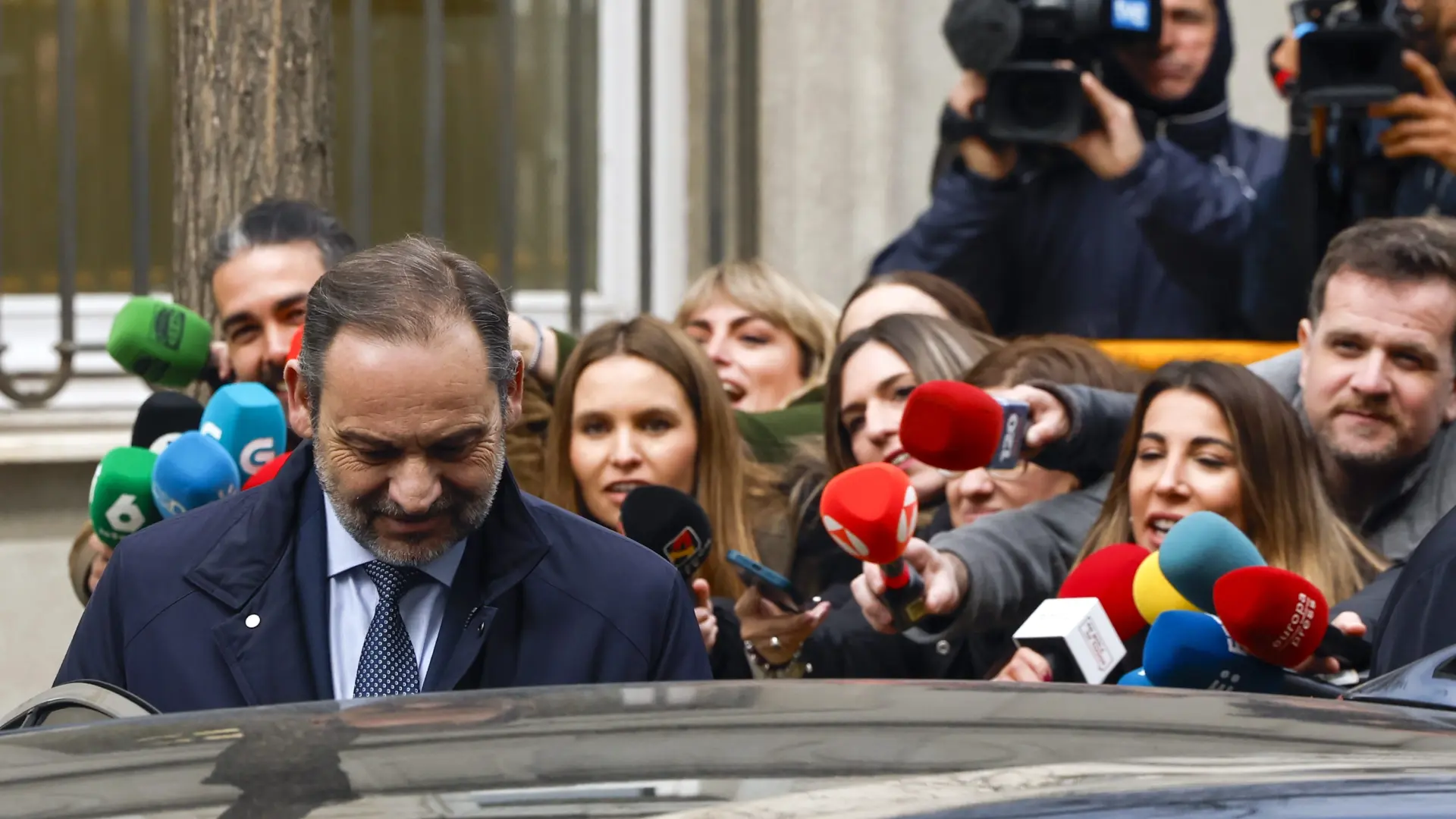 El pp va a por los contratos de 