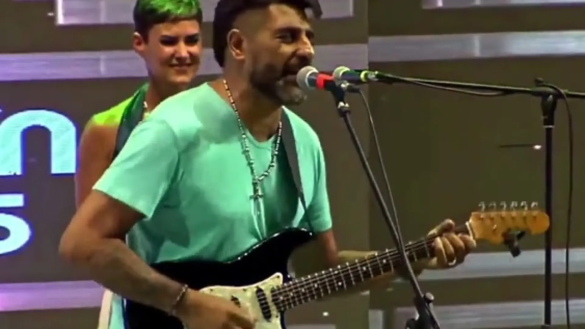 Chacarera y rock: demi carabajal, catalizador de la trama en 'la estrella azul', actúa en zaragoza el 25 de mayo