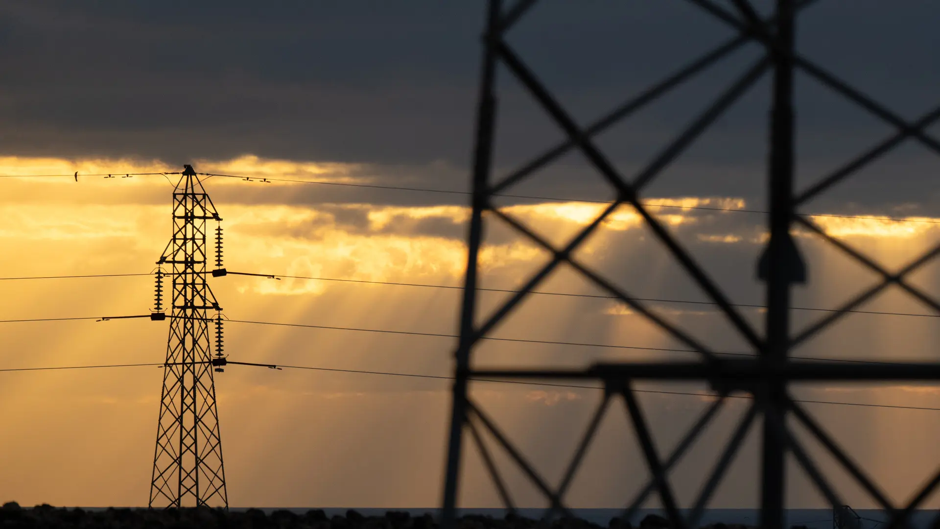 Las grandes eléctricas piden a ree que comparta datos del apagón para un análisis 