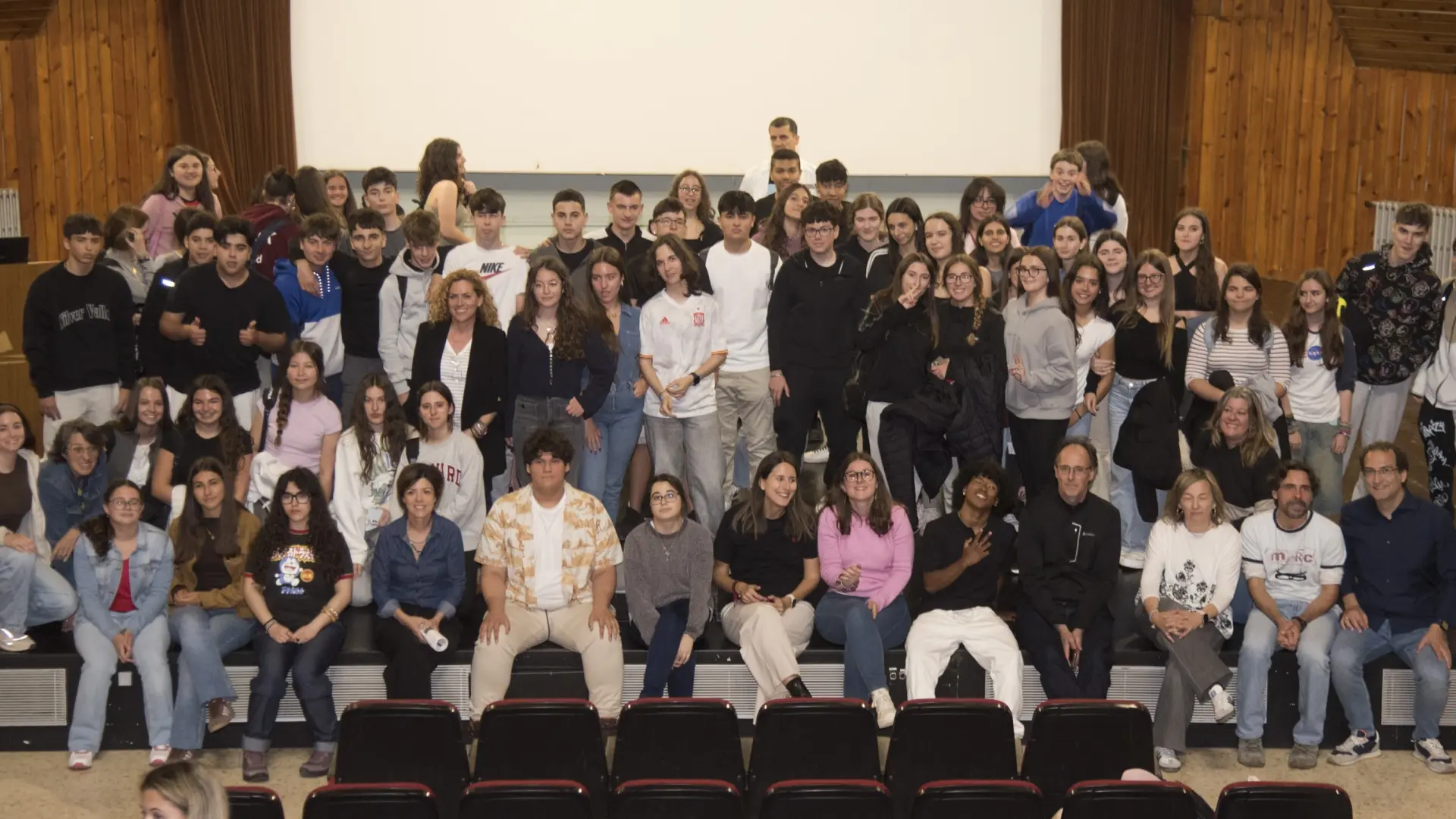 De la zona cero de la dana al Pirineo gracias al corazón solidario del IES  Pirámide de Huesca