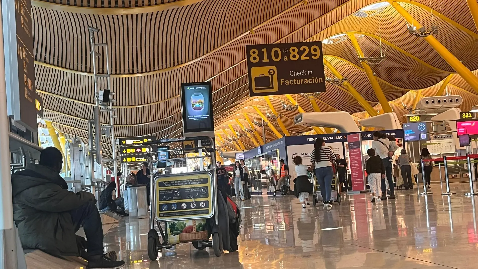 Almeida se reunirá este jueves con el presidente de aena por el problema de los sintecho en barajas
