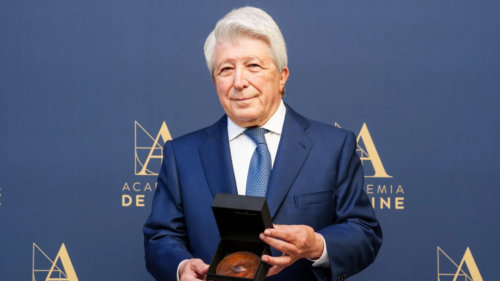 Enrique cerezo, medalla de oro de la academia de cine: 