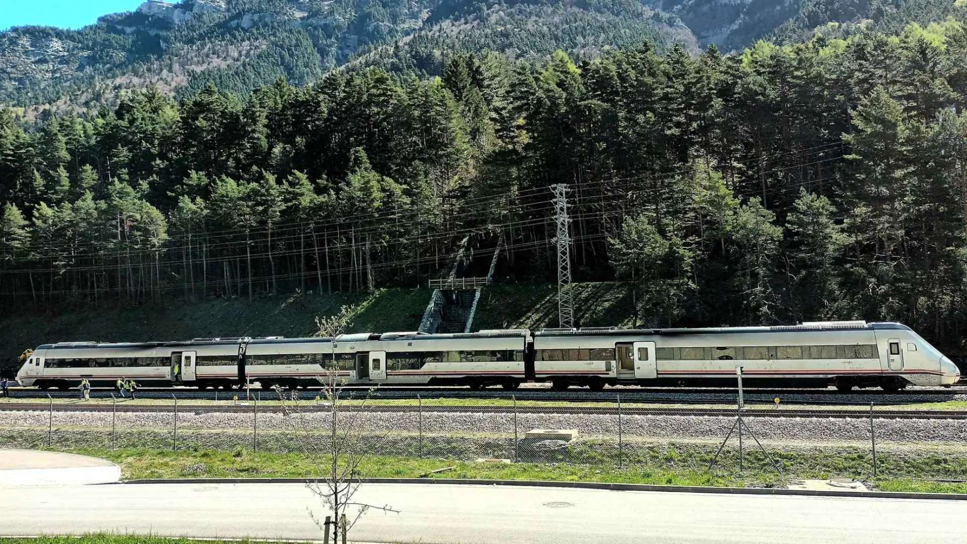 Horarios del tren 'canfranero': así quedan los tiempos tras la reforma de la línea huesca-canfranc