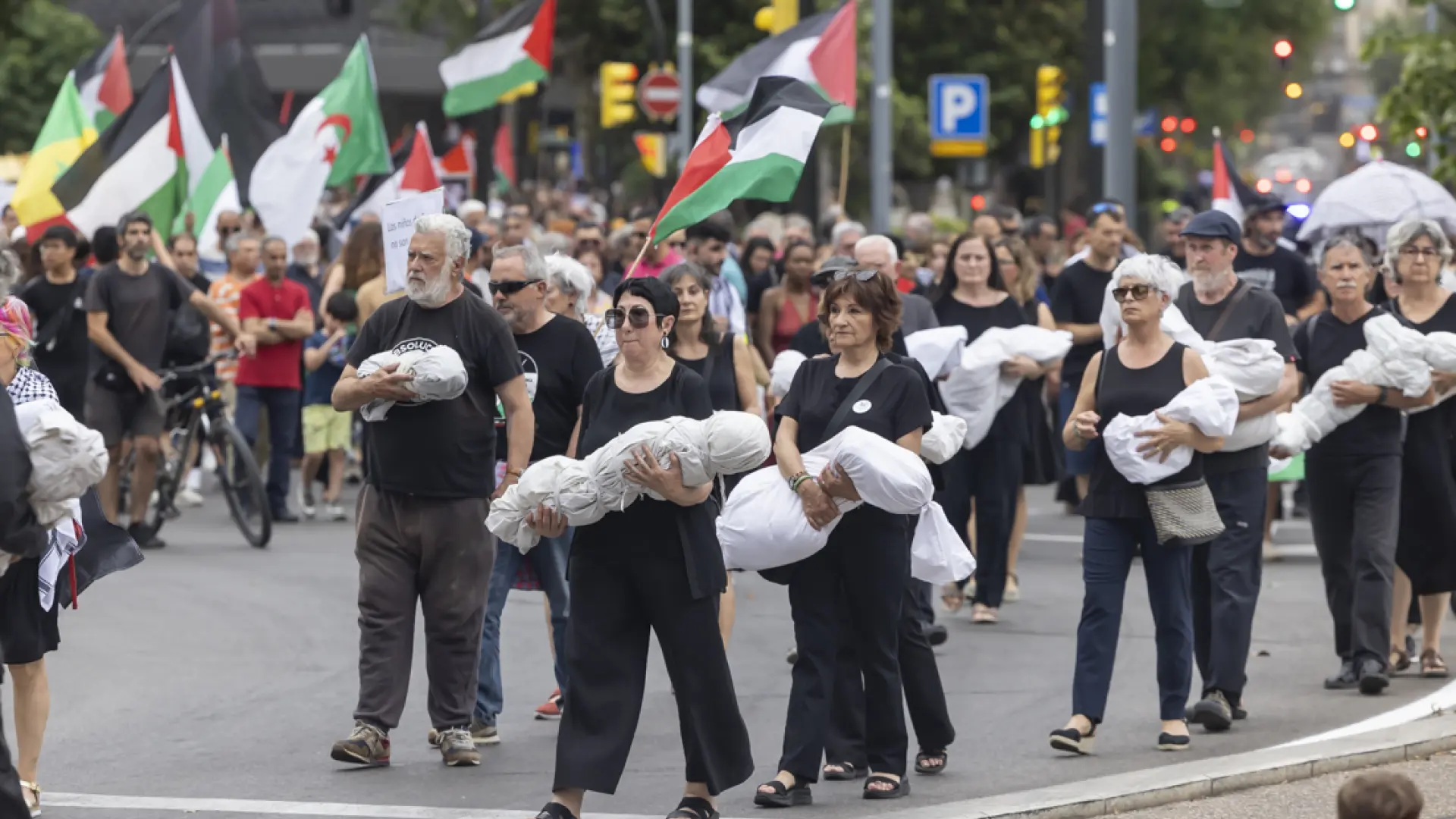 Marcha fúnebre en zaragoza contra el 