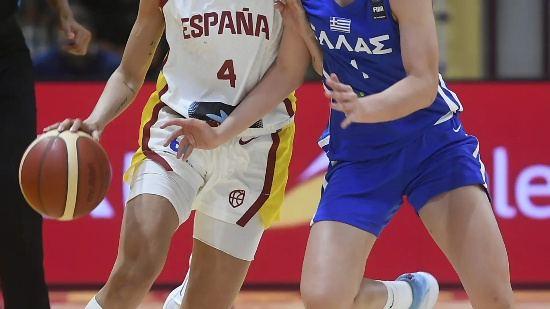Mariona ortiz y helena pueyo participan en el cómodo triunfo ante grecia