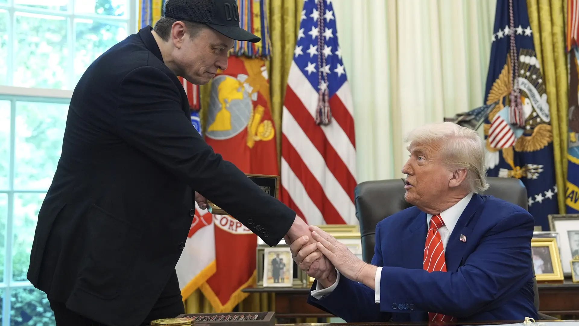 Musk se despide de la Casa Blanca y promete continuar como 